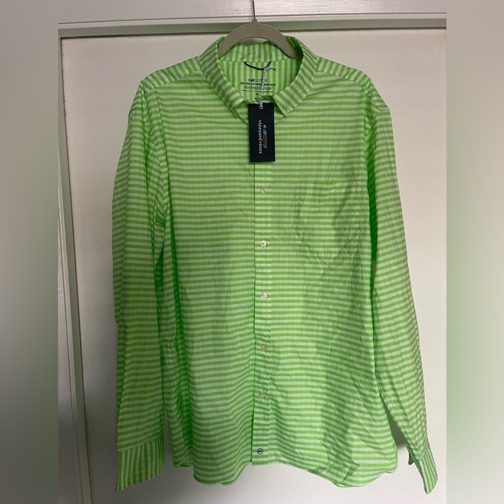 NWT Vineyard Vines Performance Button Down